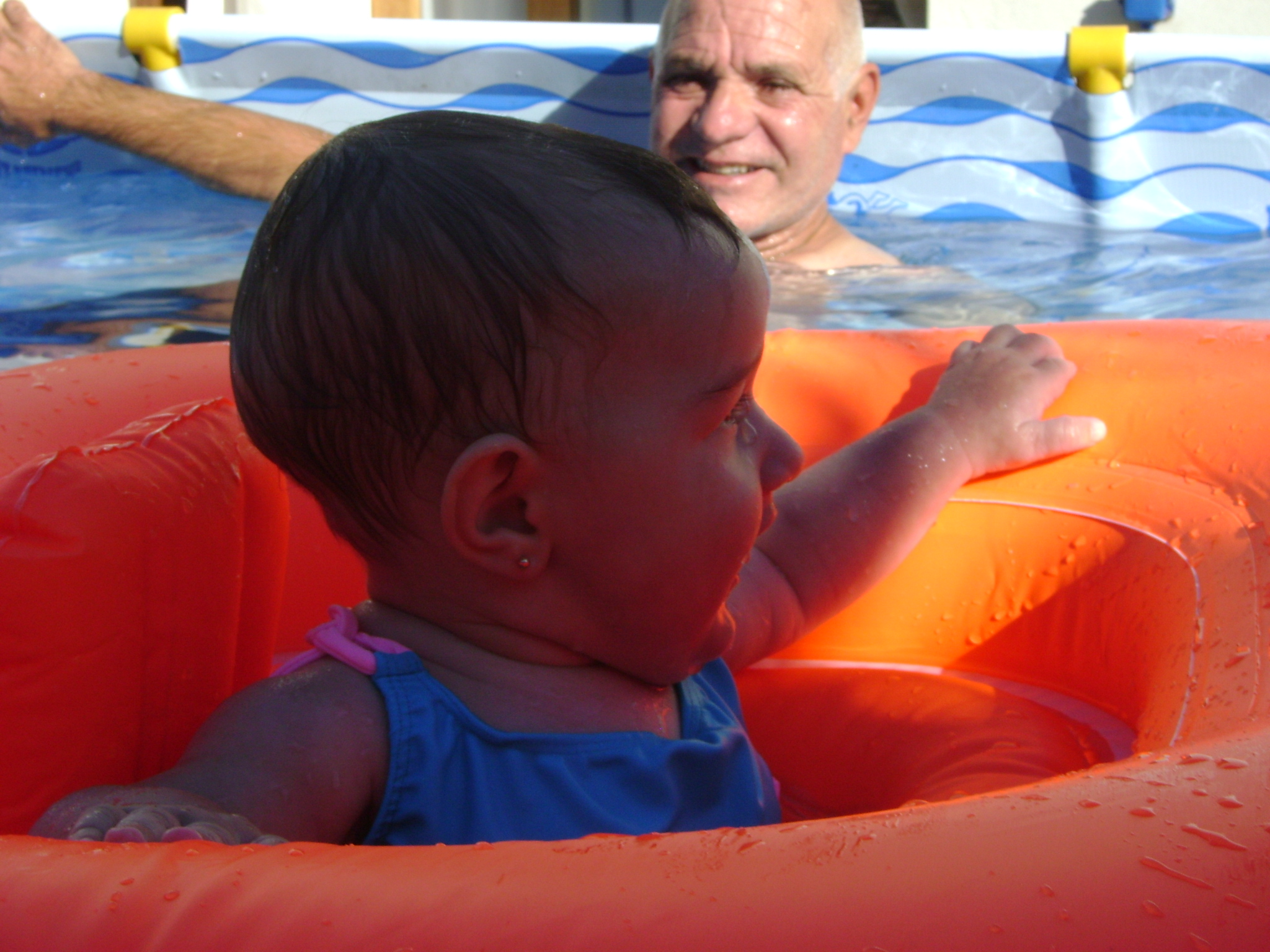 fotos/2010-12-08 - Iara bici y pileta/DSC03029.JPG